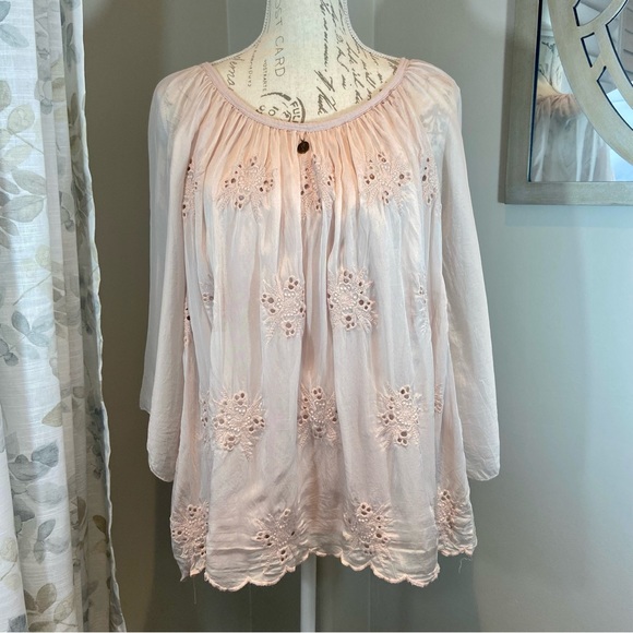 Le Marais Paris Tops - Le Marais Paris 100% Silk Embroidered Blush Boho Blouse. Made it Italy M…